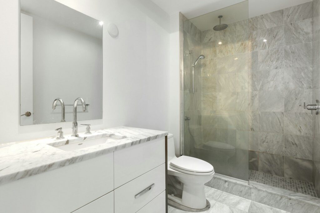 how to choose the right shower glass for your bathroom